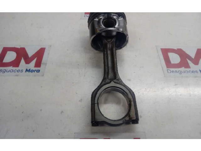 Píst 2H0242602425   Peugeot 208     