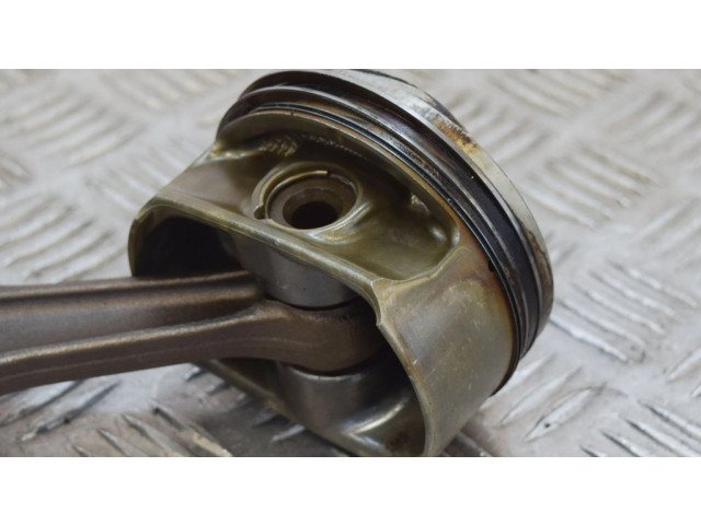 Píst 75244937521300   BMW 7 E65 E66  pro benzínový motor 6.0 N73 B60 A 