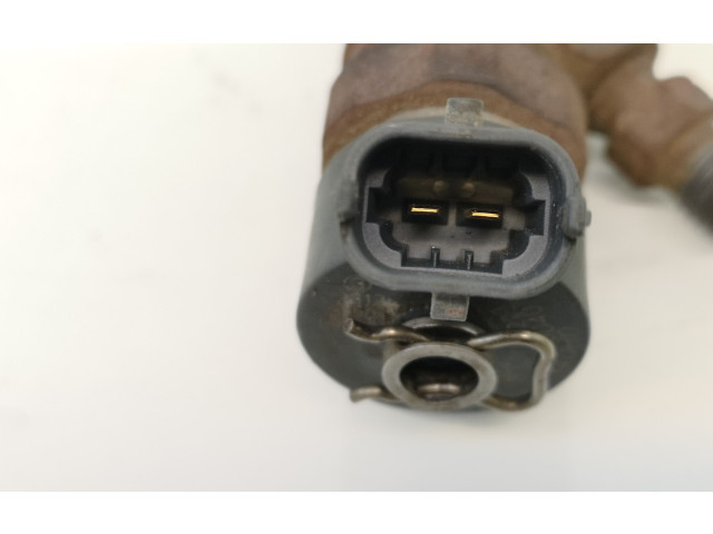 Vstřikovač 2367033040, 0445110227   Toyota Auris 150  pro naftový motor 1.4  