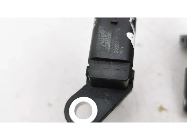 Vstřikovač 0261500443, 05C133320A   Skoda Octavia Mk4  pro benzínový motor 1.0  