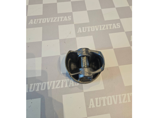  Поршень  8678934  BMW 5 G30 G31  