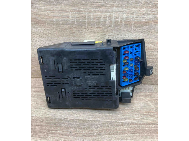 Блок предохранителей 7703297929, 1096033G   Renault Megane I    