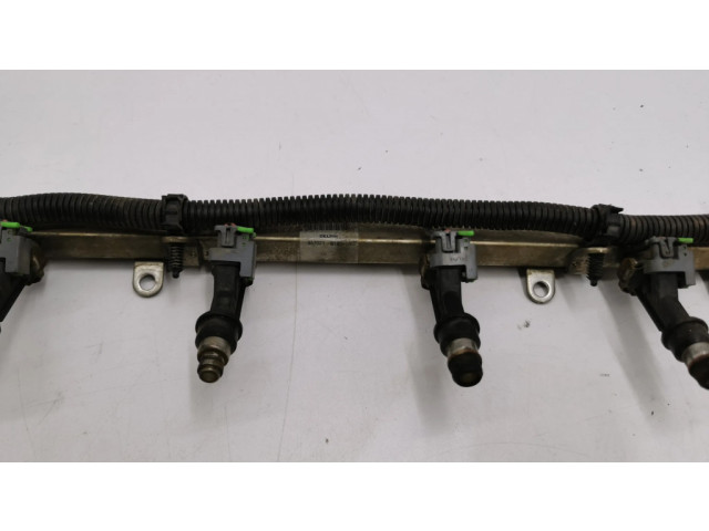Vstřikovač 95702161021A   Saab 9-7X  pro benzínový motor 4.2  