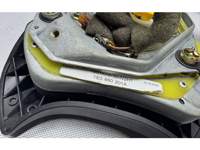 Руль Volkswagen Golf IV  1998 - 2005 года 3b0124c      