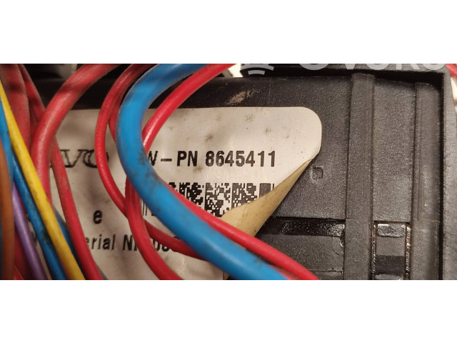   Pojistková skříňka 8645411   Volvo V70 2000
