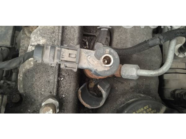 Vstřikovač 0445110256, 338002A400   Hyundai i30     