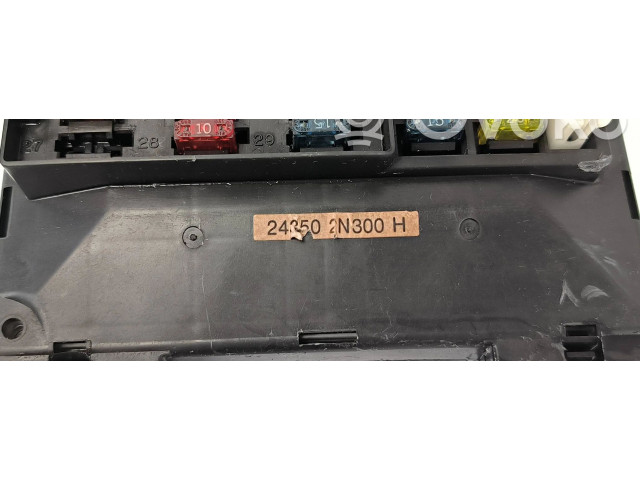   Pojistková skříňka 243502N300H   Nissan Almera 2000