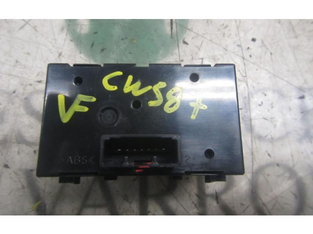 Дисплей    8391012630   Toyota Auris E180