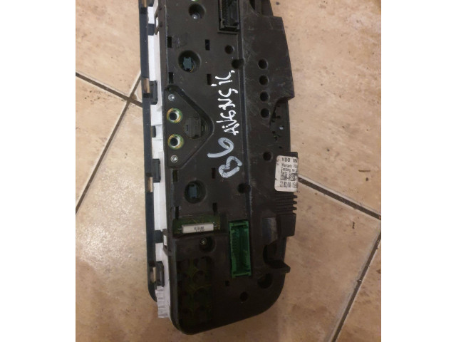 Панель приборов 88458014, 0046551003   Toyota Avensis T220       