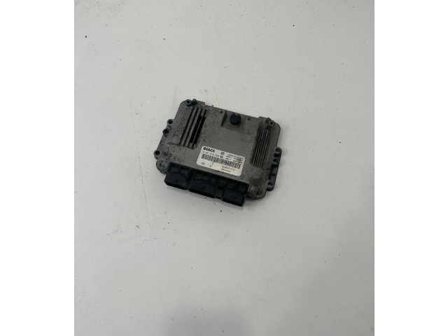 Блок управления двигателя    0281012568, 8200493934   Renault Trafic II (X83)