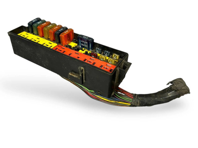 Блок предохранителей 56005949, 56017151   Jeep Cherokee XJ    