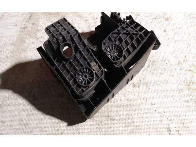 Блок предохранителей  1k0907361   Volkswagen Golf Plus    