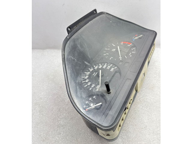 Přístrojová deska  BMW 5 E34 1992 8361124, 8361120  