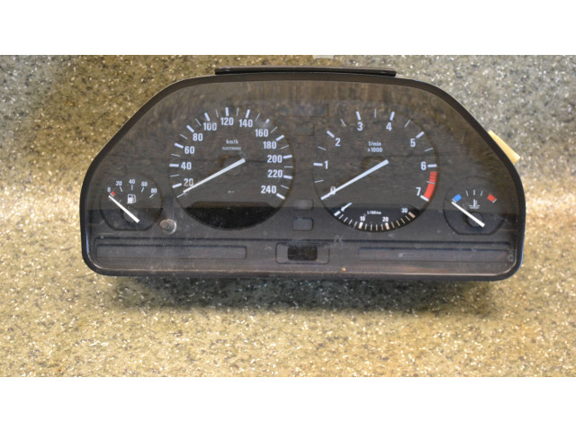Přístrojová deska  BMW 5 E34 1995 8361119  