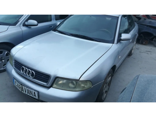 Vstřikovač 038130073F   Audi A4 S4 B5 8D  pro benzínový motor 2.8 AJM 