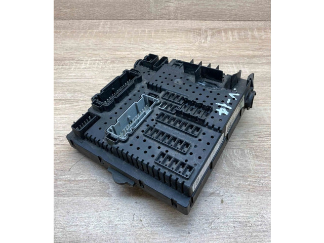   Pojistková skříňka 30728512, 05W325   Volvo XC70 2005
