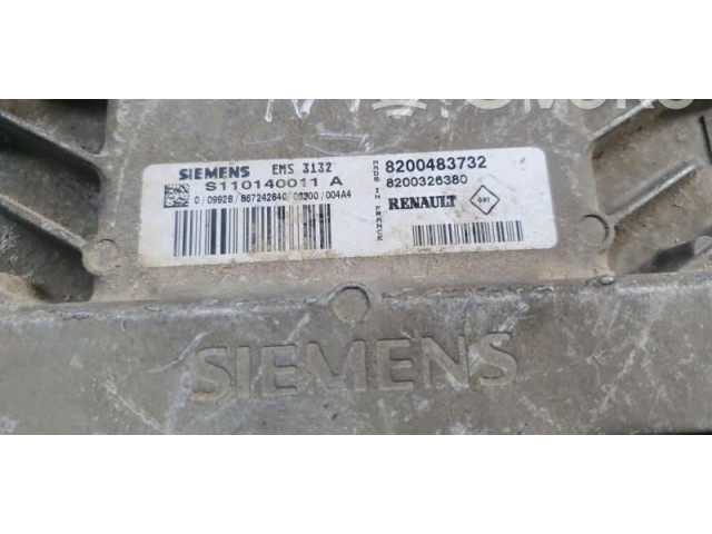 Блок управления двигателем Блок управления 8200483732, S110140011A   Renault Logan I