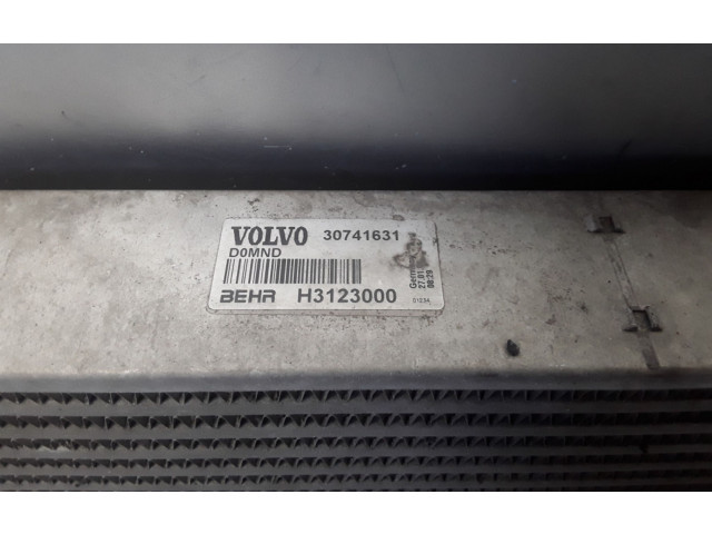 Интеркулер  30741631, H3123000   Volvo V50 2.4