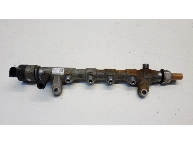 Топливная рампа 03L089M, R03L125C   Volkswagen Jetta VI 2.0  для двигателя CFF