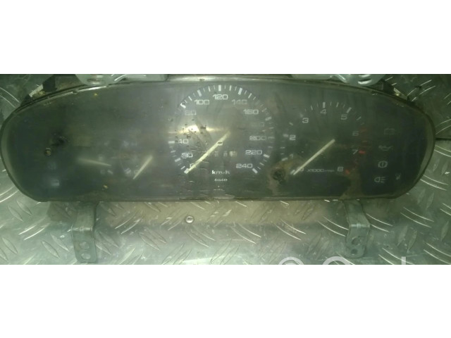 Přístrojová deska  Mazda 323 F 1990 119060, 769809783  
