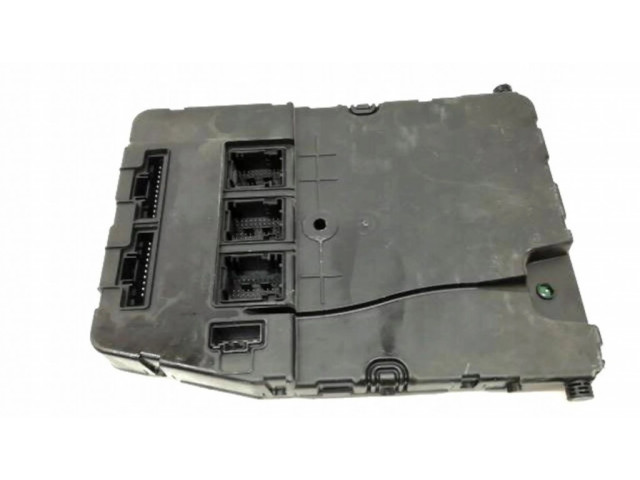 Pojistková skříňka Řídící jednotka BSM 8200525384   Renault Megane II 2007