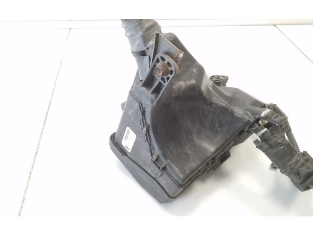   Pojistková skříňka 821110U021   Toyota Yaris 2012