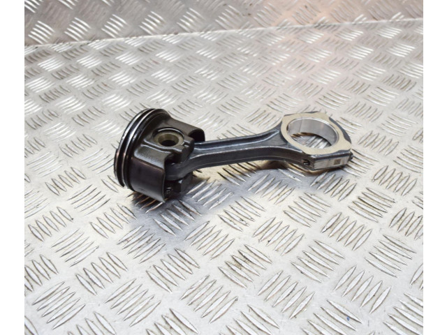 Píst A6510301917, A6510300020   Mercedes-Benz C W205    OM 654.920 