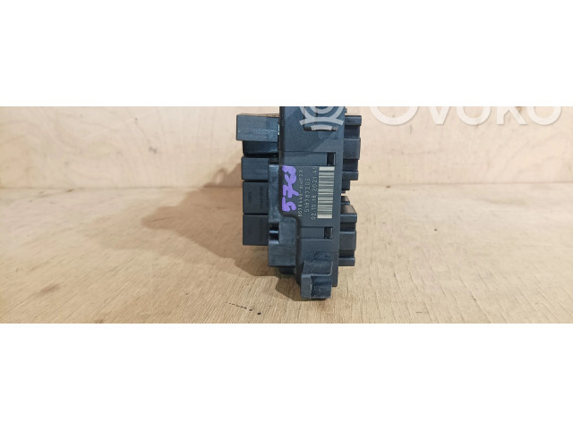   Pojistková skříňka 518787205, 8678449DIEP2X   Volvo S60 2003