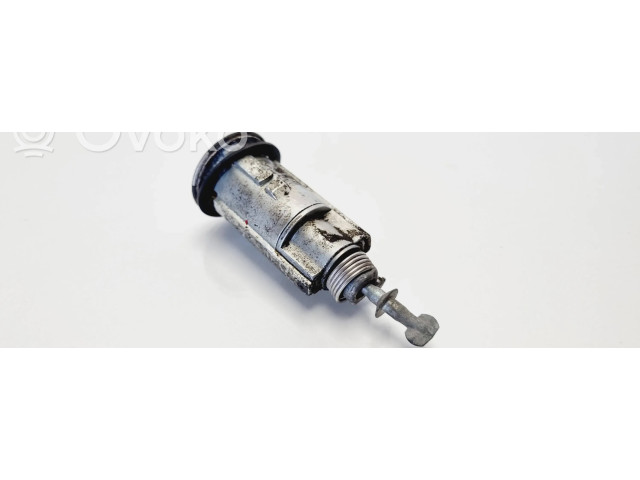 Комплект блоков управления MR951770, MM0038001   Mitsubishi Colt