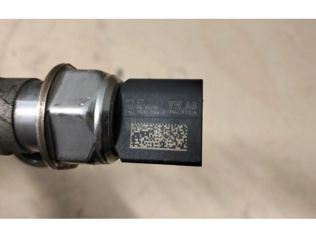 Топливная рампа 04L130764C   Volkswagen Tiguan  