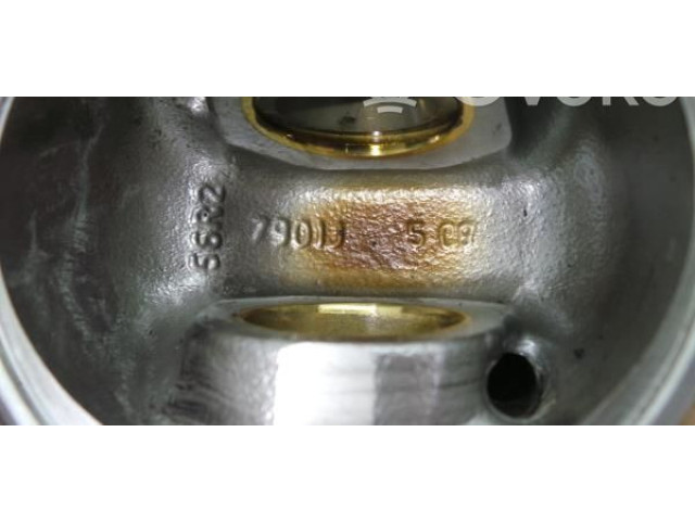  Поршень  7901J  Audi RS4 B7  