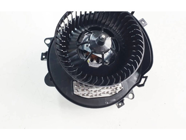 Вентилятор печки    5WC819015A, T72368C   Audi A3 8Y