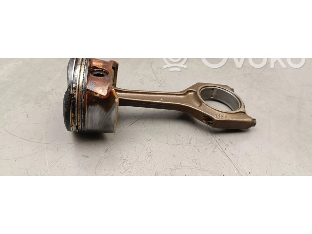 Píst 7504422   BMW 3 E46  pro benzínový motor 2.0 N42B20 