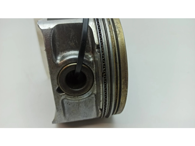 Píst 062120546, 161036038   Cadillac SRX  pro benzínový motor 3.6  