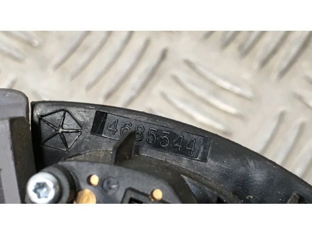 Подушка безопасности водителя P0GP43SC3, TTCDM2108M1673   Chrysler Voyager