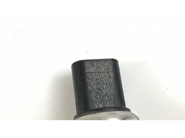 Vstřikovací lišta 06L133317N, 06K127065J   Audi A4 S4 B9  pro benzínový motor 2.0 DBP 