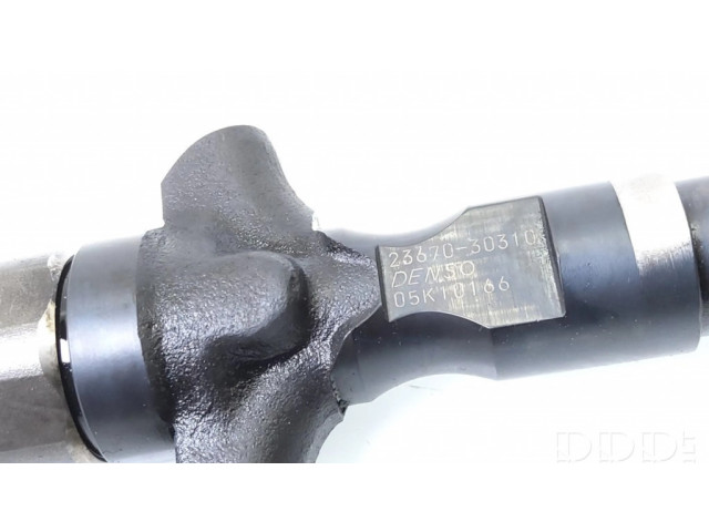 Форсунка 2367030310    Toyota Hiace (H200) для дизельного двигателя  2.5
