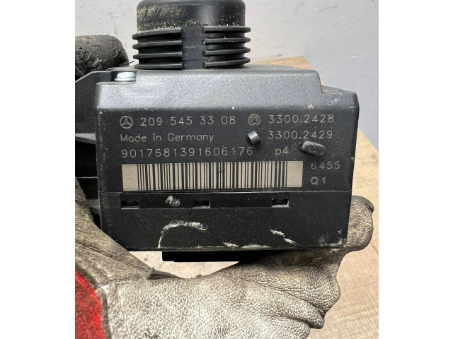 Řídící jednotka A2095453308, 33002428   Mercedes-Benz C W203 2003