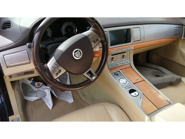 Вентилятор печки    C2Z6519, AV2727005391   Jaguar XF