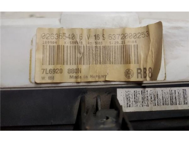 Přístrojová deska  Volkswagen Touareg I 2005 7l6920880n, 7L6920880N  