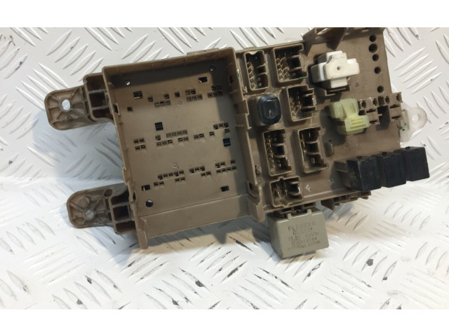 Блок предохранителей 82641-13040, 2323000231   Toyota Corolla Verso E121    