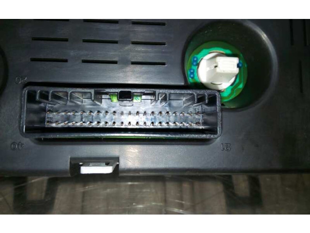 Přístrojová deska  Renault Modus 2009 8200668078, 281198451  