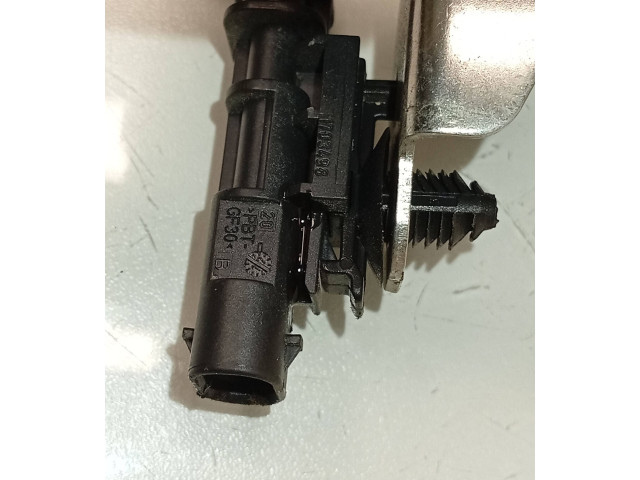 Vstřikovací lišta 31478555, 31465788   Volvo V40    B4204T37 