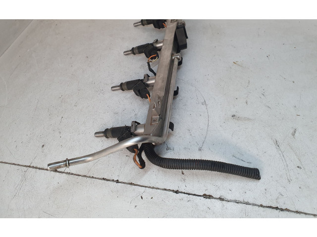 Vstřikovač 7530420   BMW 1 E81 E87  pro benzínový motor 2.0  