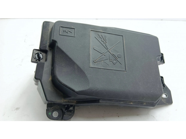 Крышка блока предохранителей 284B07753R, 284B07078R   Nissan Juke II F16    