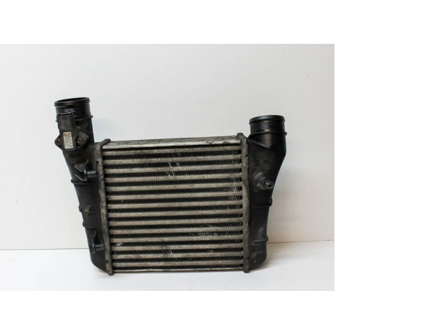 Интеркулер  8E0145805AA   Audi A4 S4 B7 8E 8H 2.0
