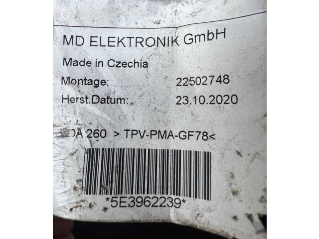 Zpětné zrcátko  Skoda Octavia Mk4 2021  5E3962239  