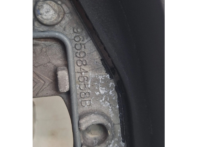 Руль Peugeot 5008   -  года 965984658B      