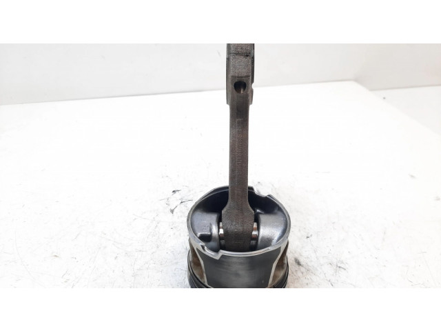  Поршень с шатуном M57D25 (256D2)   BMW 5 E60 E61 для дизельного двигателя 2.5
