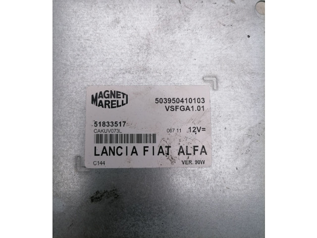 Радио/ проигрыватель CD/DVD / навигация    Alfa Romeo Giulietta